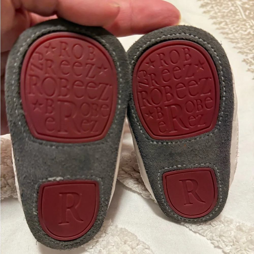 Robeez Stars & Bars Mini Shoe (Infant) Size 9 to 12 months like new